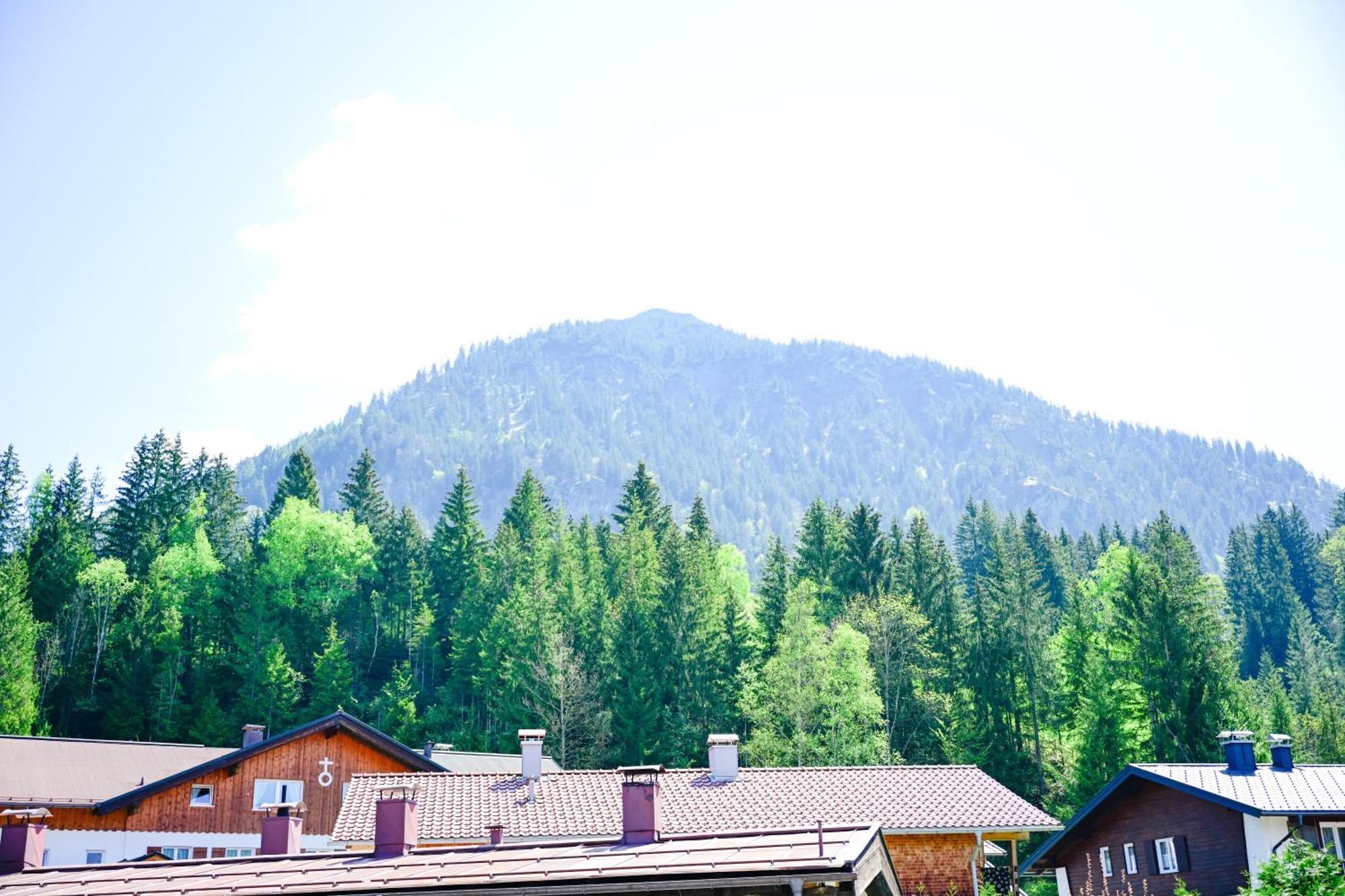 Faltenbach Ferienwohnungen In Оберстдорф Экстерьер фото